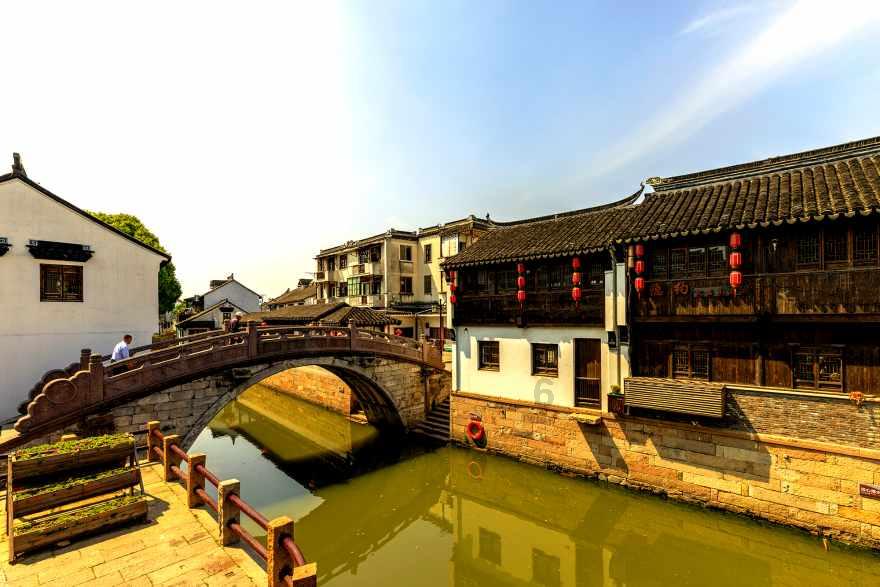 突传噩耗!43岁网红“有道妈妈”车祸离世,儿子杨一悼念惹人泪目
